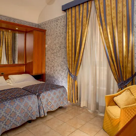Assisi Hotel 3*