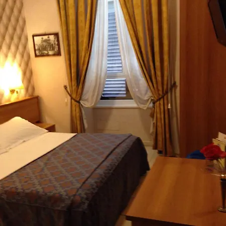 Assisi Hotel 3*