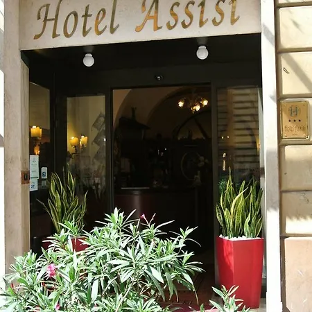 Assisi فندق 3*