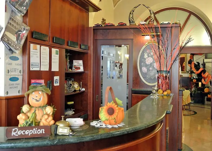 アッシジ 3* ローマ