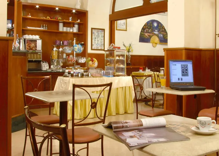 アッシジ 3* ローマ